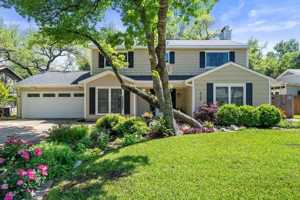 Attached, Exterior, Facade, Ranch