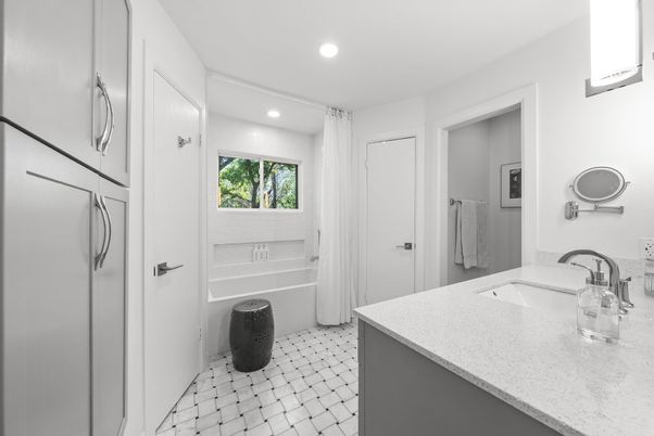 Bathroom, Interior, Recessed Lighting