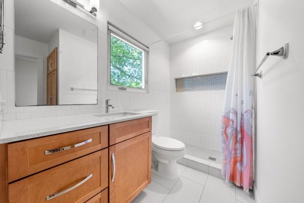 Bathroom, Interior, Recessed Lighting