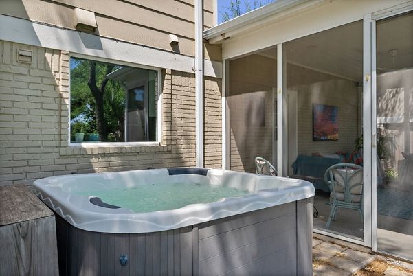 Exterior, Hot Tub