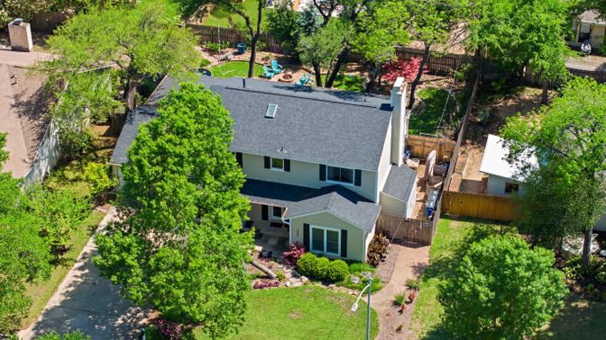 Exterior, Drone