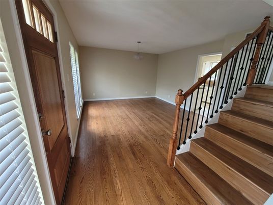 Empty room, Interior, Pendant Lights, Wood Texture Flooring