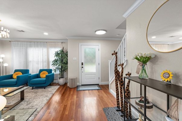 Interior, Living room, Recessed Lighting, Wood Texture Flooring