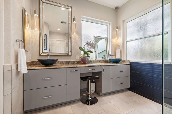 Bathroom, Dual Sink Vanities, Interior, Recessed Lighting