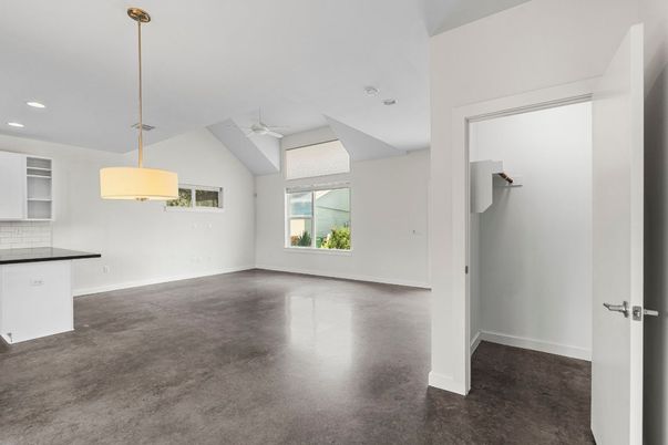Empty room, Interior, Pendant Lights, Recessed Lighting