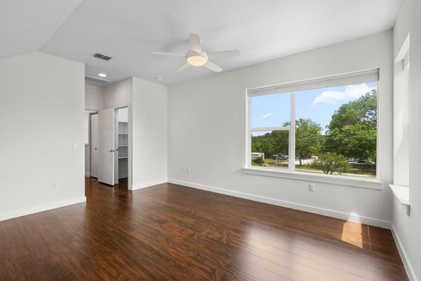 Empty room, Interior, Recessed Lighting, Wood Texture Flooring