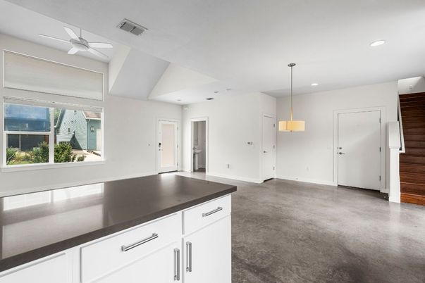 Empty room, Interior, Pendant Lights, Recessed Lighting