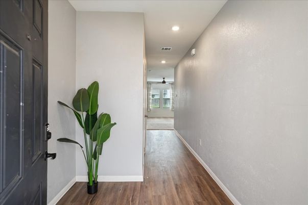 Interior, Recessed Lighting, Wood Texture Flooring