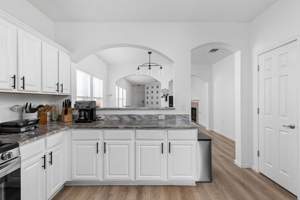 Interior, Kitchen, Pendant Lights, Wood Texture Flooring