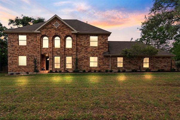 Backyard, Exterior, Facade, Brick Facade, Brick Traditional