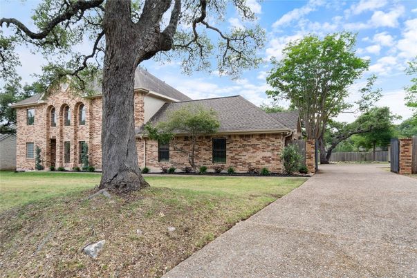 Backyard, Exterior, Facade, Brick Facade, French Provincial