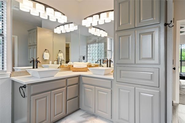 Bathroom, Dual Sink Vanities, Interior