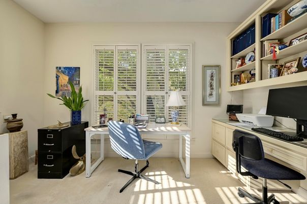 Home Office, Interior