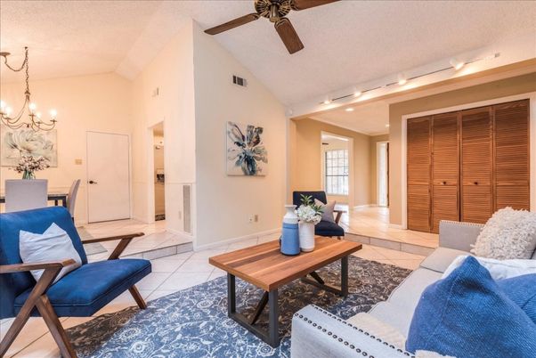 Chandelier, Dining room, Interior, Living room