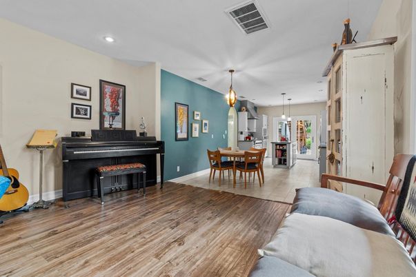 Dining room, Interior, Pendant Lights, Piano, Recessed Lighting, Wood Texture Flooring