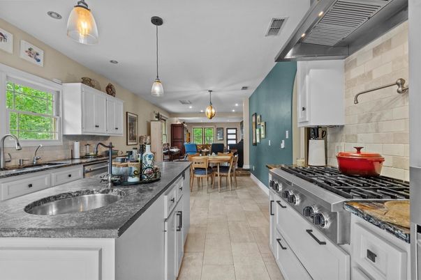 Dining room, Interior, Kitchen, Pendant Lights, Recessed Lighting, Stainless Steel Appliances
