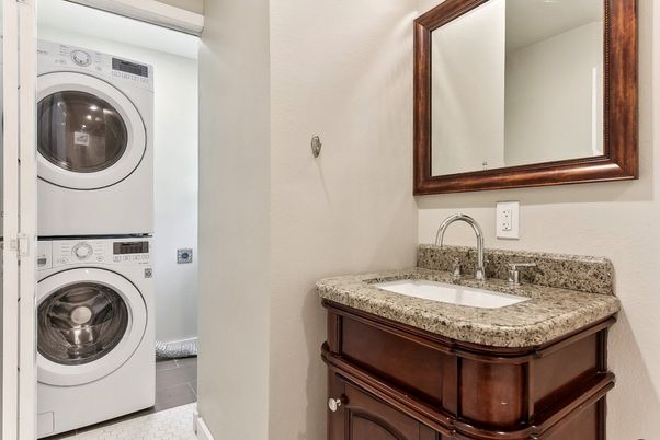 Interior, Utility Closets, Washer, Wood Texture Flooring