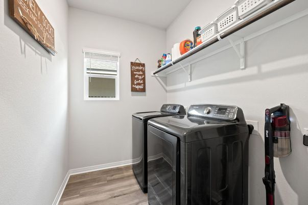 Interior, Washer, Wood Texture Flooring