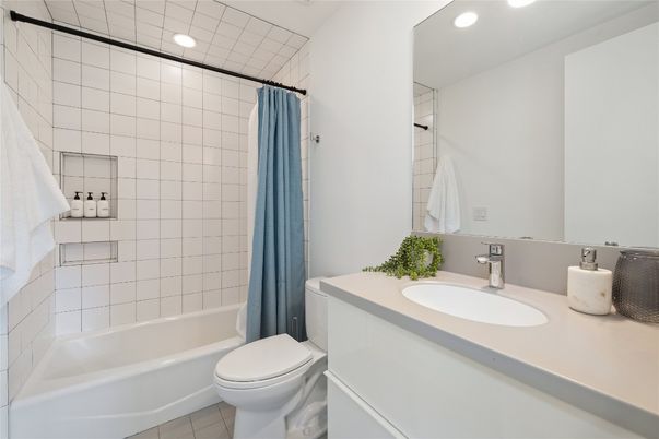 Bathroom, Interior, Recessed Lighting