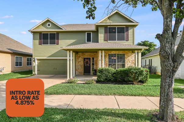 Attached, Exterior, Facade, American Craftsman