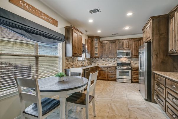 Dining room, Interior, Kitchen, Recessed Lighting, Stainless Steel Appliances