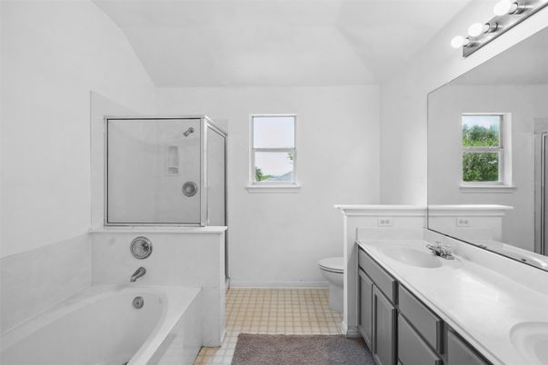 Bathroom, Dual Sink Vanities, Interior