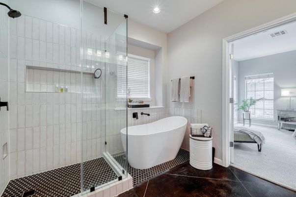 Bathroom, Free Standing Baths, Glass Shower, Interior, Recessed Lighting