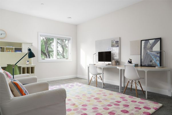 Home Office, Interior