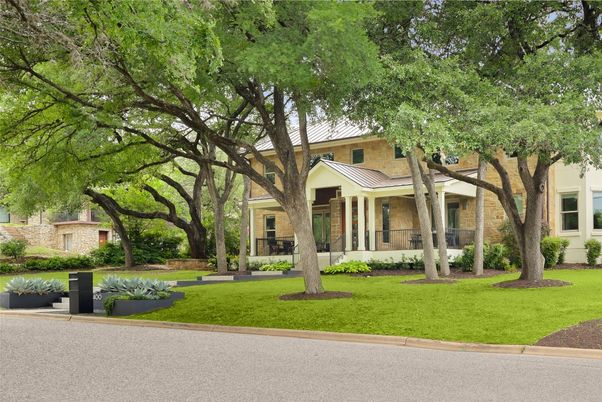 Exterior, Facade, Mediterranean