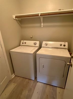 Interior, Utility Closets, Washer, Wood Texture Flooring