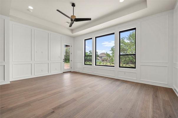 Empty room, Interior, Recessed Lighting, Wood Texture Flooring