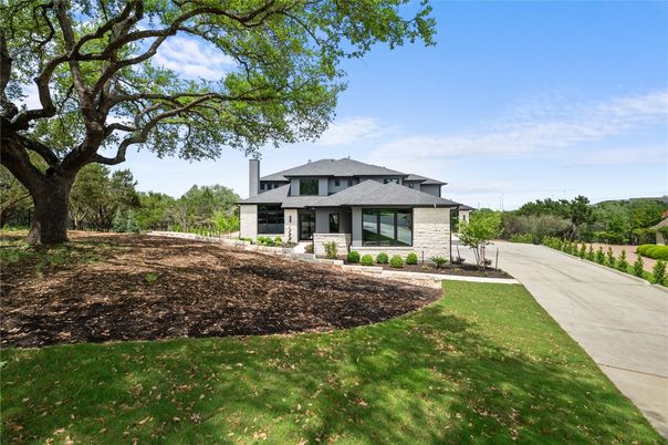Backyard, Exterior, Facade, Modern