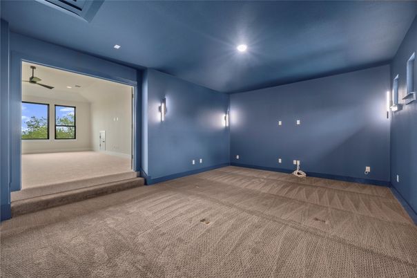 Empty room, Interior, Recessed Lighting
