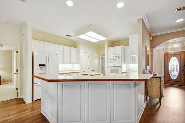 Interior, Kitchen, Recessed Lighting, Wood Texture Flooring