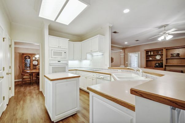 Dining room, Interior, Kitchen, Recessed Lighting, Wood Texture Flooring