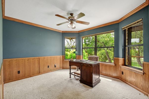 Home Office, Interior