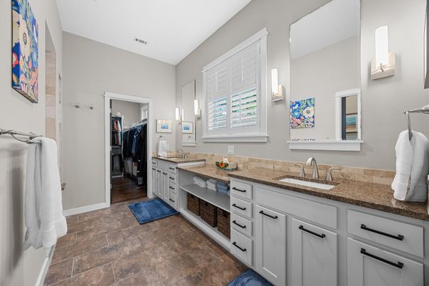 Bathroom, Dual Sink Vanities, Interior