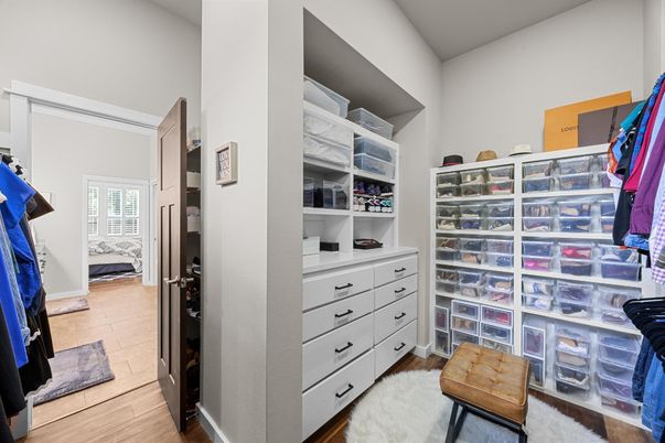 Interior, Walk-in Closets, Wood Texture Flooring