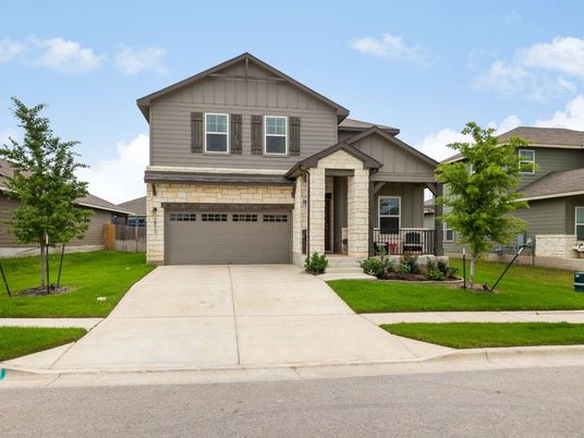 Attached, Exterior, Facade, American Craftsman