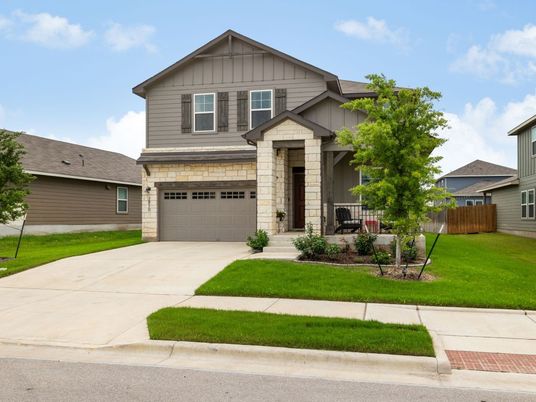 Attached, Exterior, Facade, American Craftsman