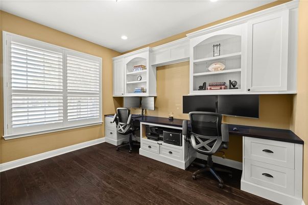 Home Office, Interior, Recessed Lighting, Wood Texture Flooring