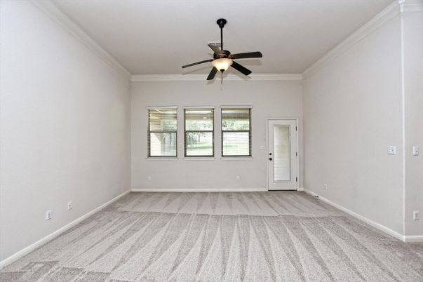 Empty room, Interior