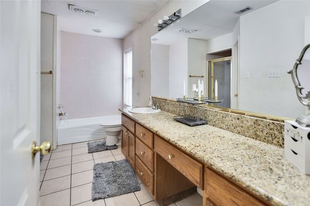 Bathroom, Dual Sink Vanities, Interior