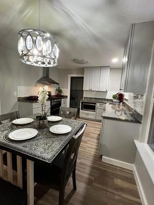 Dining room, Interior, Kitchen, Pendant Lights, Recessed Lighting, Wood Texture Flooring