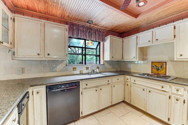 Interior, Kitchen, Pendant Lights, Recessed Lighting, Wooden Ceilings