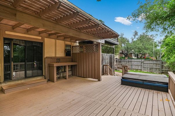 Exterior, Hot Tub