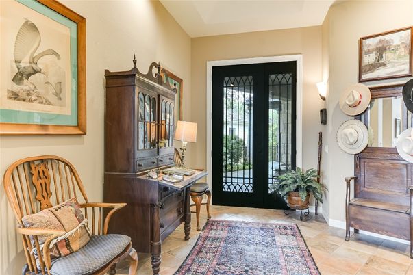 Home Office, Interior