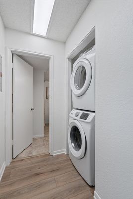 Interior, Utility Closets, Washer, Wood Texture Flooring