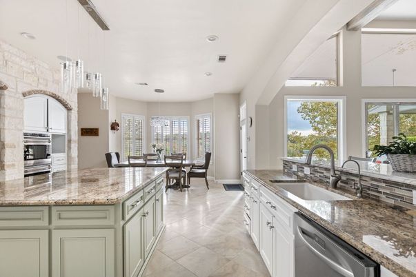 Dining room, Interior, Kitchen, Pendant Lights, Recessed Lighting, Stainless Steel Appliances