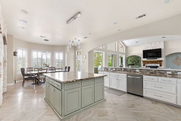 Dining room, Interior, Kitchen, Pendant Lights, Recessed Lighting, Stainless Steel Appliances